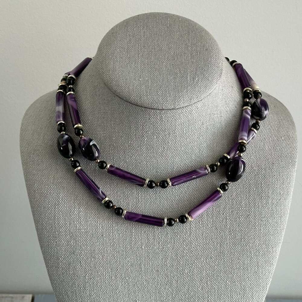 Fantastic Vintage Beaded Longer Necklace w Marbled Purple Beads